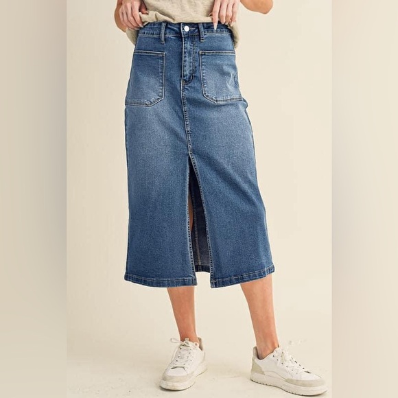 Denim skirt with slit - Picture 8 of 8